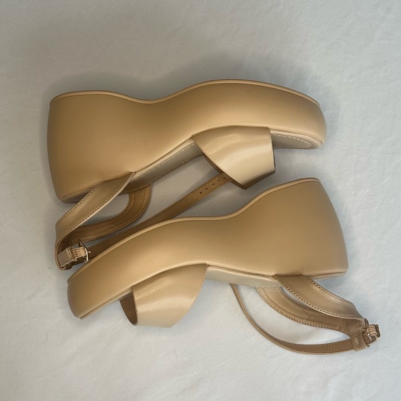 Women's Solid Color Wedge Sandals With Platform And Ankle Strap - Picture 5 of 8